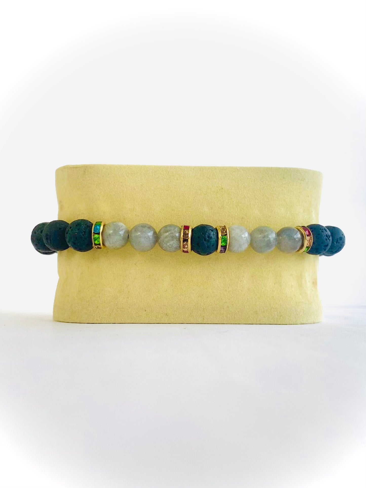 Pulsera volcanica y labradorita con rondel