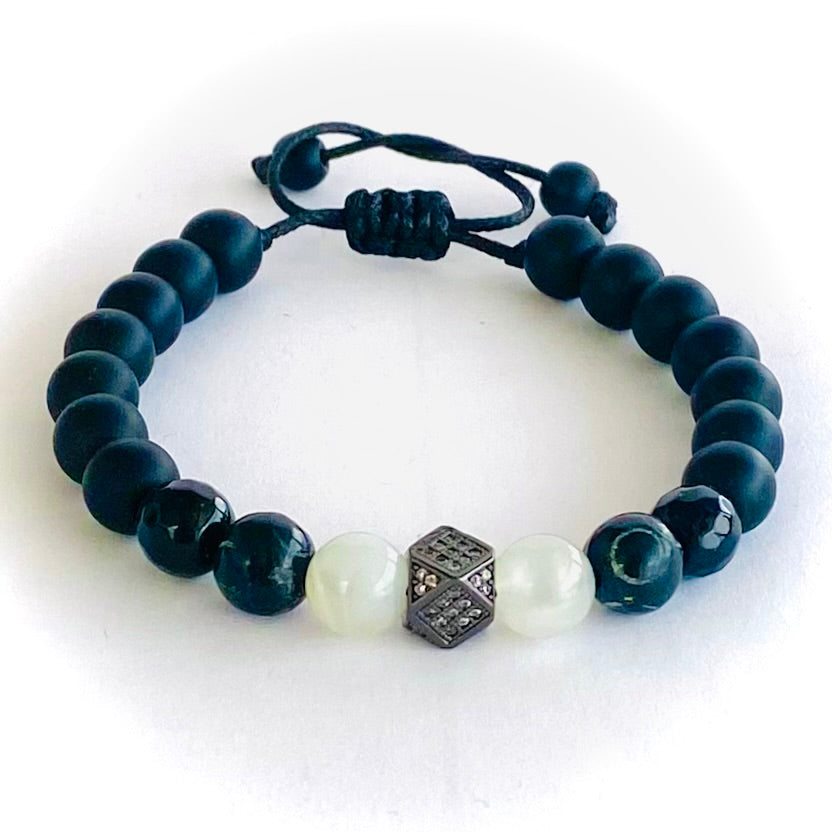 Pulsera con dije hexagona, onix, agata y piedra luna
